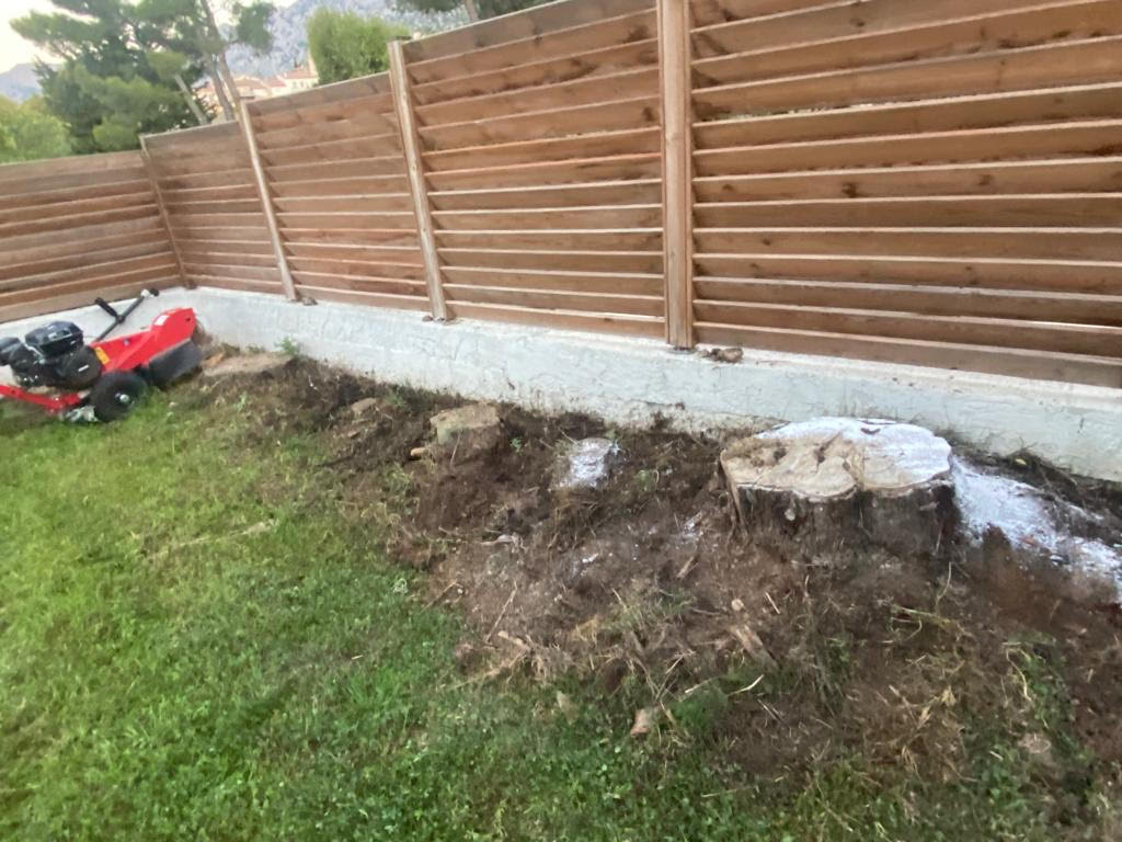 Rognage de souches sur la commune de Puyloubier