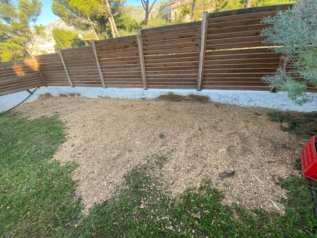 Rognage de souches sur la commune de Puyloubier